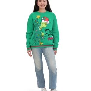 β€οΈ6 items for $25 β€οΈGrinch Adult Holiday Themed Sweatshirt EUC